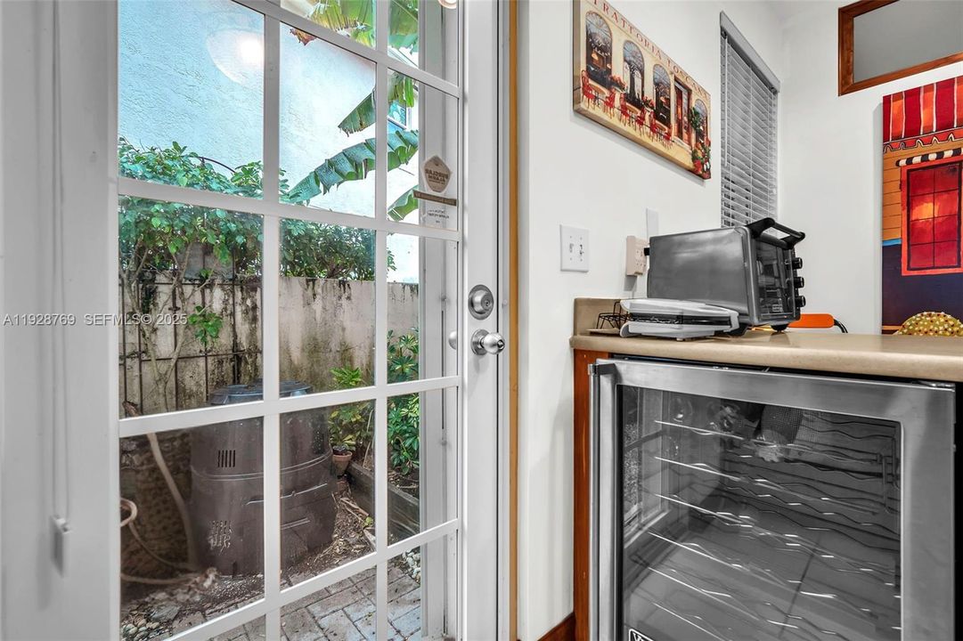 En Venta: $595,000 (3 camas, 2 baños, 2034 Pies cuadrados)