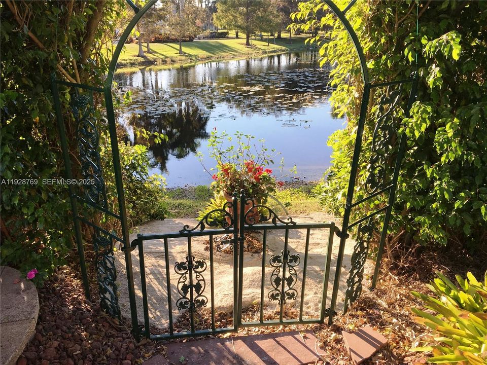 En Venta: $595,000 (3 camas, 2 baños, 2034 Pies cuadrados)