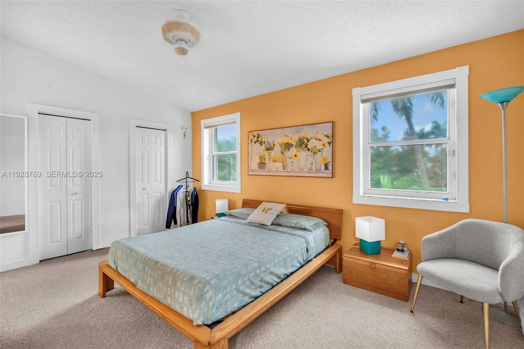 En Venta: $595,000 (3 camas, 2 baños, 2034 Pies cuadrados)