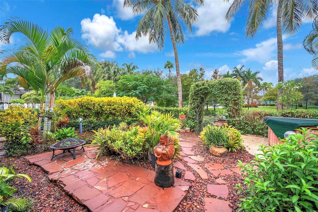 En Venta: $595,000 (3 camas, 2 baños, 2034 Pies cuadrados)