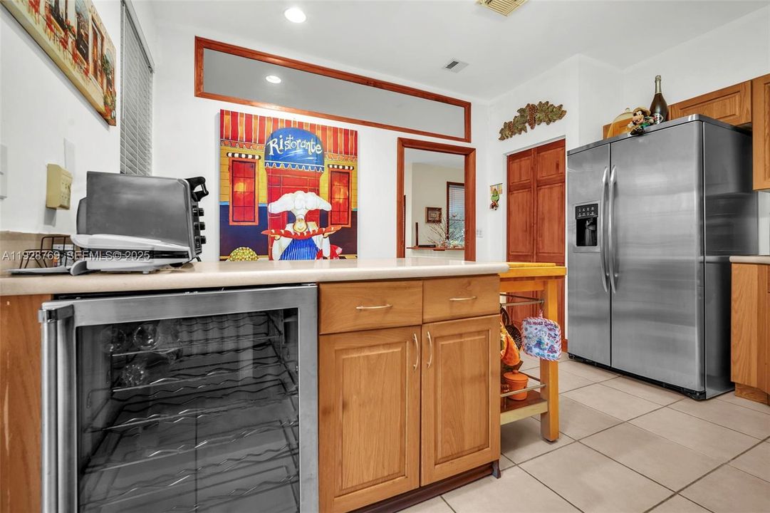 En Venta: $595,000 (3 camas, 2 baños, 2034 Pies cuadrados)