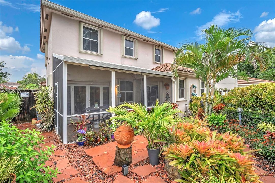 En Venta: $595,000 (3 camas, 2 baños, 2034 Pies cuadrados)