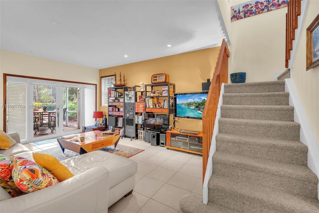 En Venta: $595,000 (3 camas, 2 baños, 2034 Pies cuadrados)