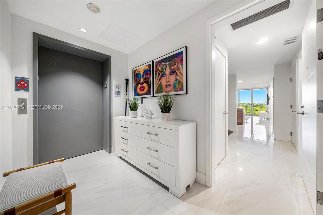 На продажу: $665,000 (2 спален, 2 ванн, 1119 Квадратных фут)