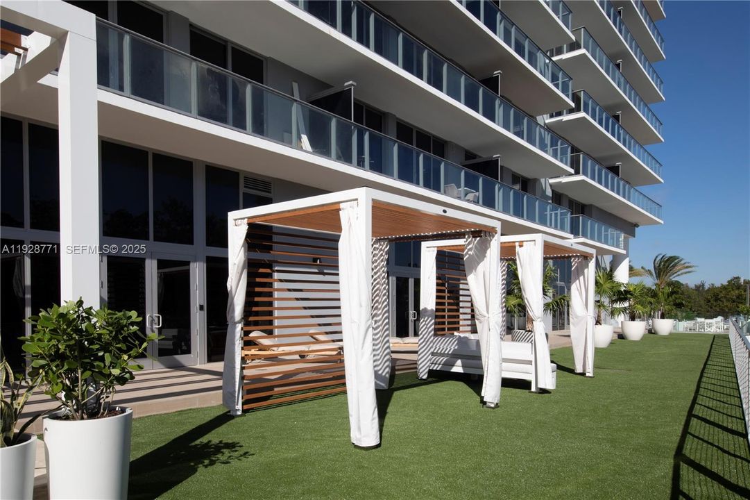 На продажу: $665,000 (2 спален, 2 ванн, 1119 Квадратных фут)