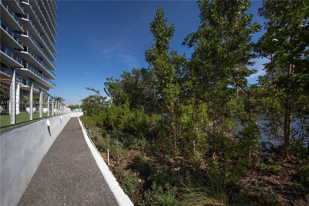 На продажу: $665,000 (2 спален, 2 ванн, 1119 Квадратных фут)