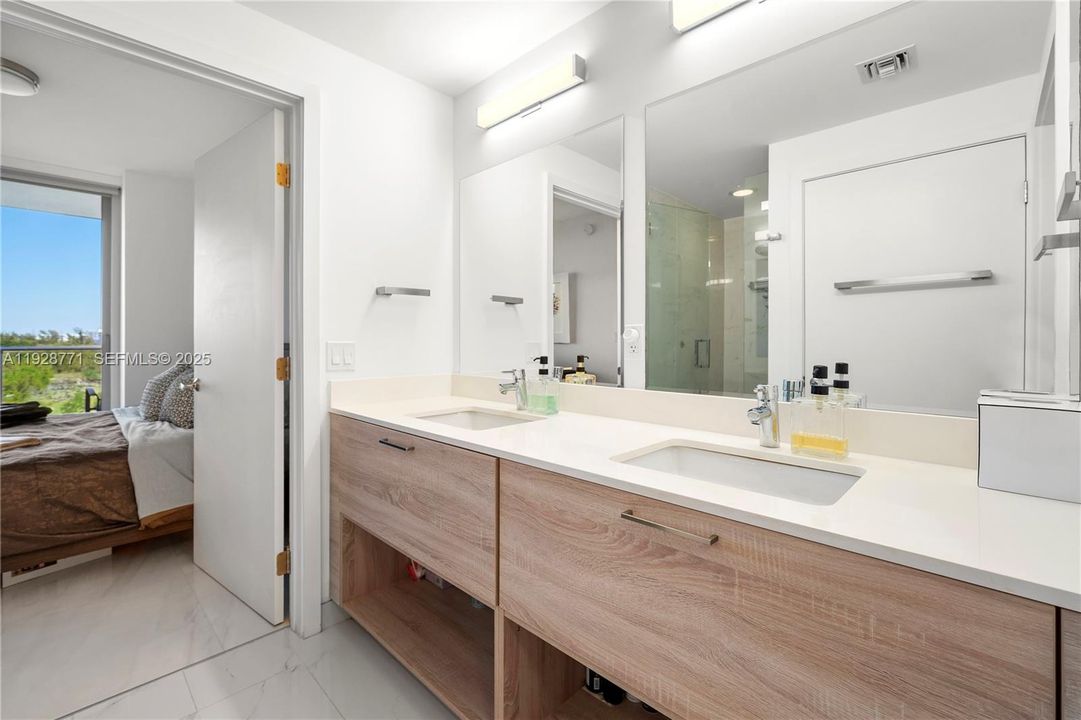 На продажу: $665,000 (2 спален, 2 ванн, 1119 Квадратных фут)