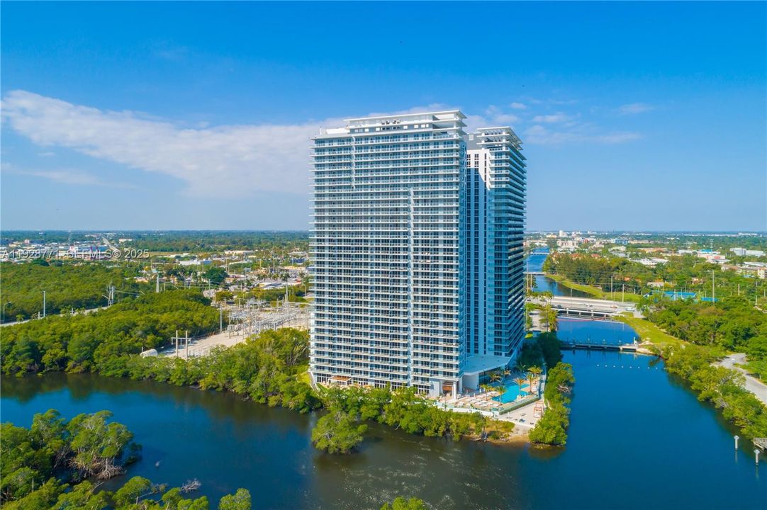 На продажу: $665,000 (2 спален, 2 ванн, 1119 Квадратных фут)