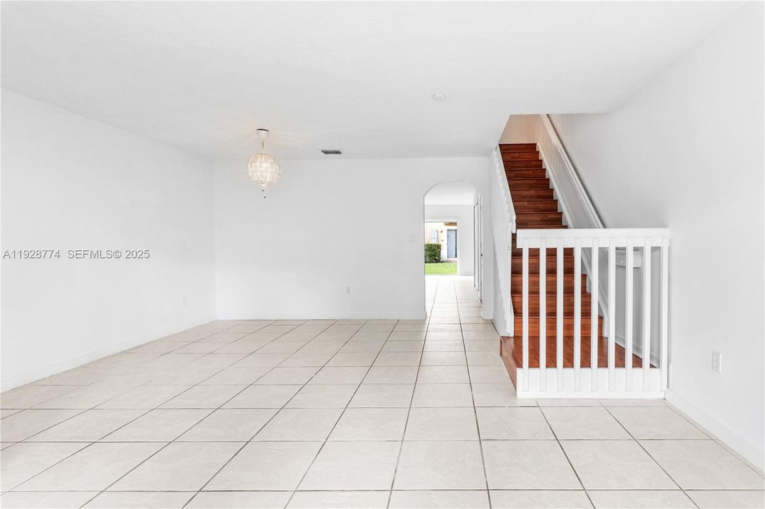 En Venta: $407,000 (3 camas, 2 baños, 1470 Pies cuadrados)