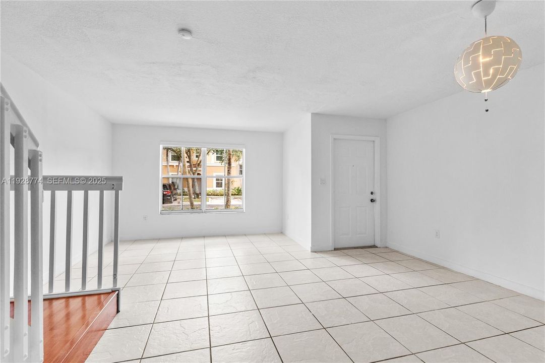 En Venta: $407,000 (3 camas, 2 baños, 1470 Pies cuadrados)