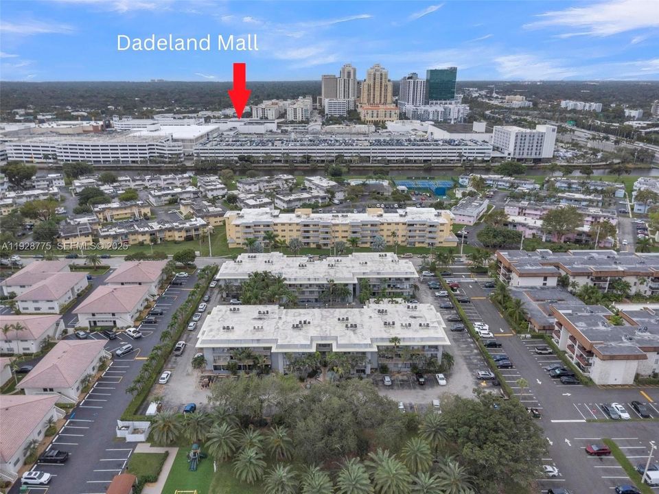 На продажу: $329,000 (2 спален, 2 ванн, 938 Квадратных фут)