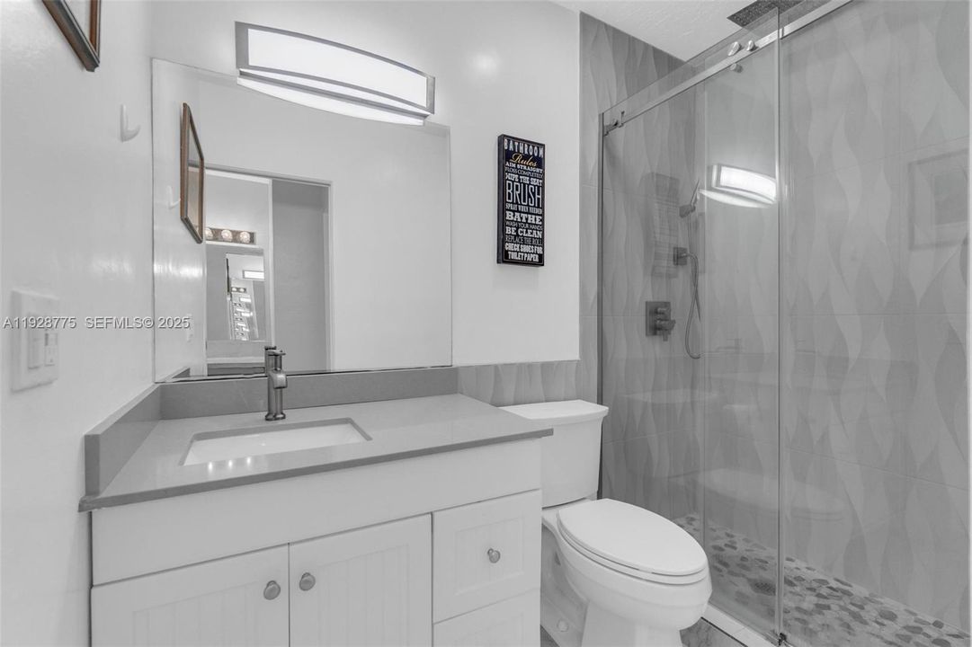 На продажу: $329,000 (2 спален, 2 ванн, 938 Квадратных фут)