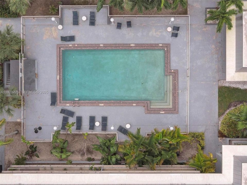 На продажу: $329,000 (2 спален, 2 ванн, 938 Квадратных фут)