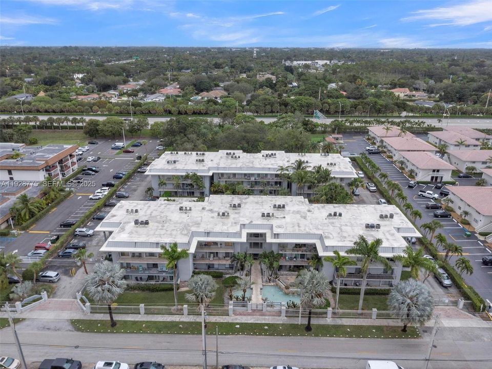 На продажу: $329,000 (2 спален, 2 ванн, 938 Квадратных фут)