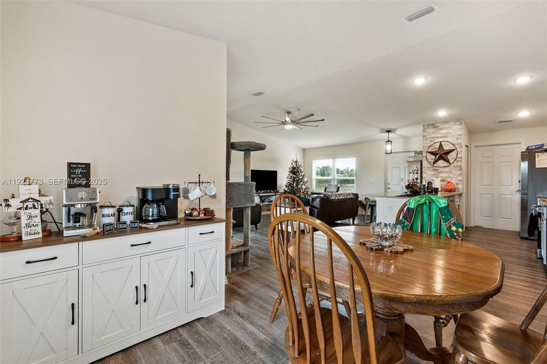 For Rent: $2,200 (3 beds, 2 baths, 0 Square Feet)