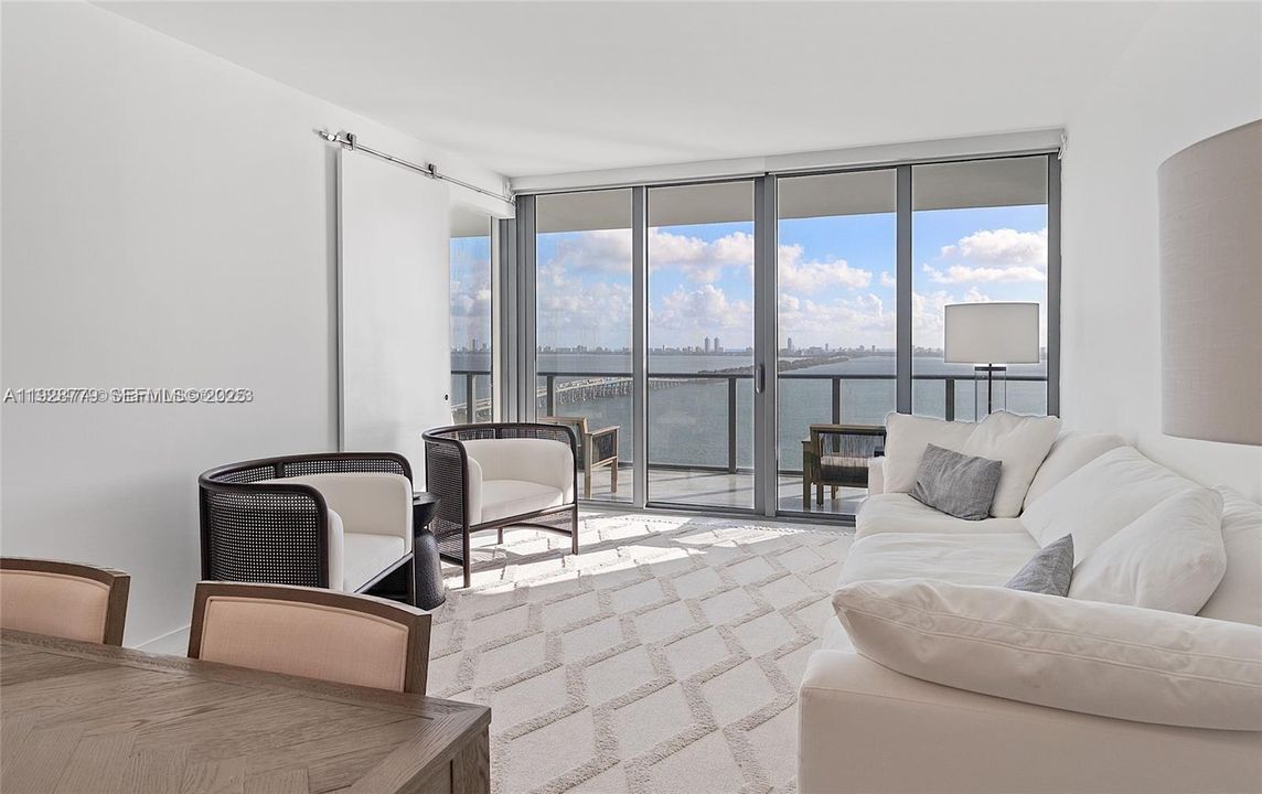 В аренду: $8,750 (3 спален, 3 ванн, 1526 Квадратных фут)