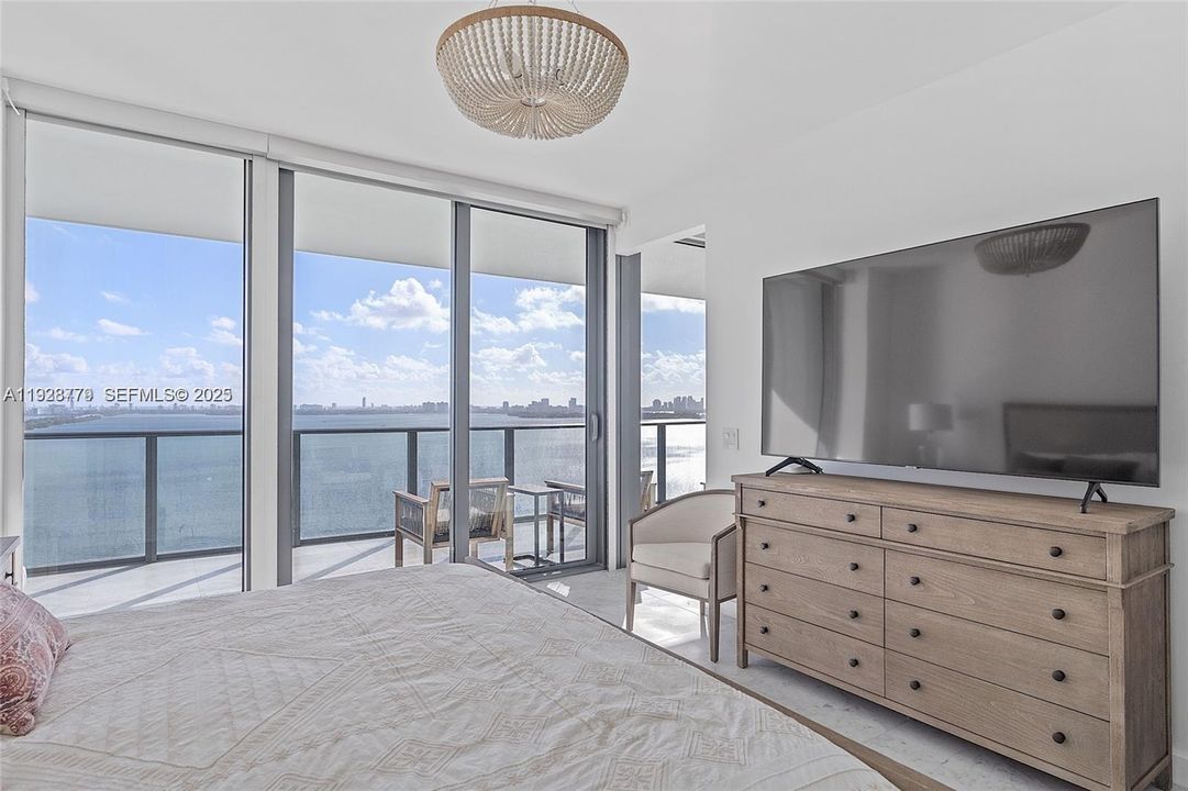 В аренду: $8,750 (3 спален, 3 ванн, 1526 Квадратных фут)