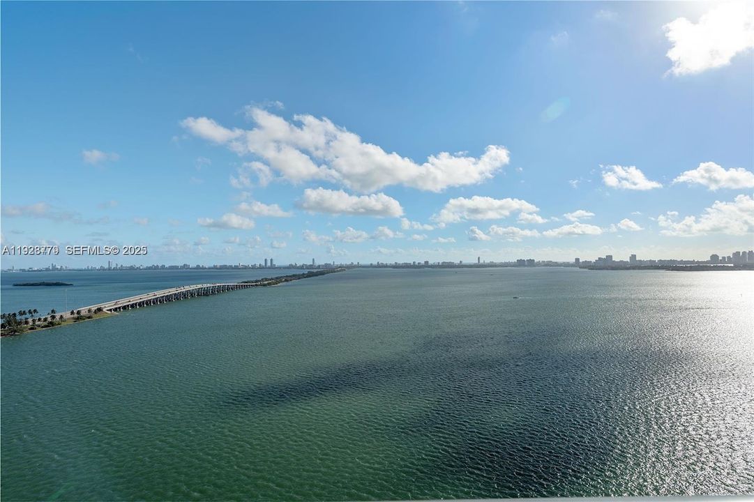 В аренду: $8,750 (3 спален, 3 ванн, 1526 Квадратных фут)