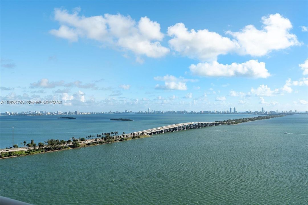 В аренду: $8,750 (3 спален, 3 ванн, 1526 Квадратных фут)