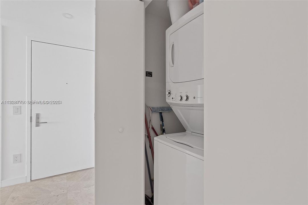 В аренду: $8,750 (3 спален, 3 ванн, 1526 Квадратных фут)