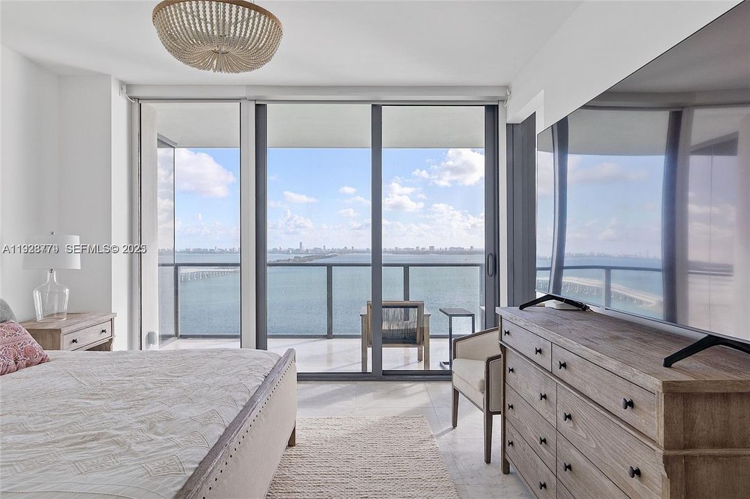 В аренду: $8,750 (3 спален, 3 ванн, 1526 Квадратных фут)