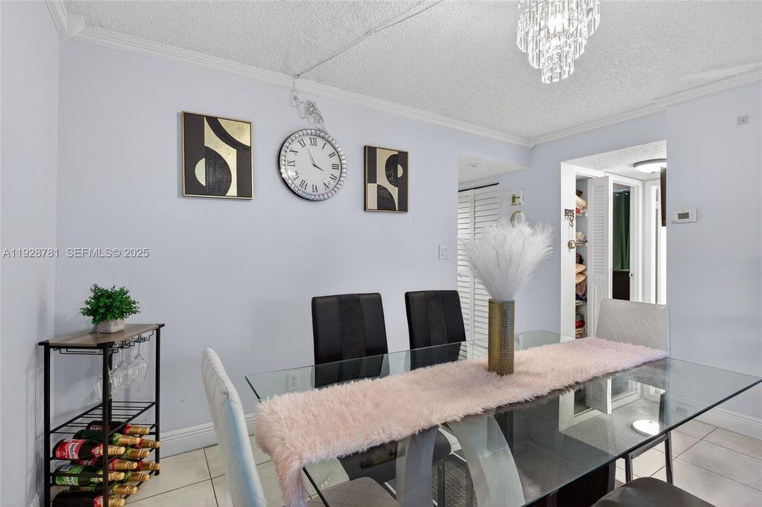 For Sale: $204,900 (2 beds, 2 baths, 995 Square Feet)