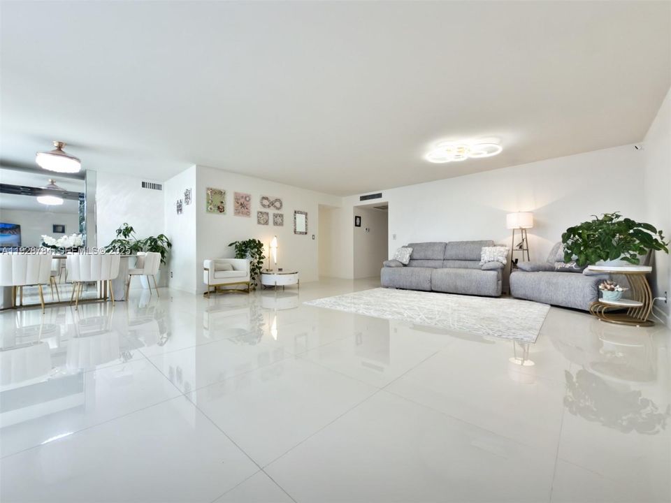 На продажу: $589,000 (2 спален, 2 ванн, 1780 Квадратных фут)