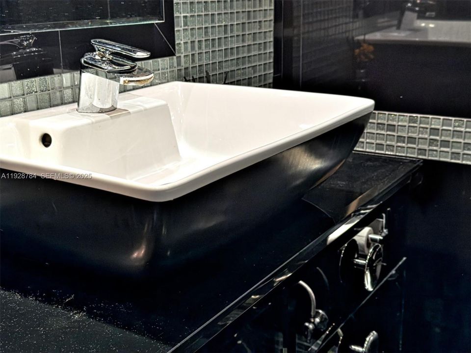 На продажу: $589,000 (2 спален, 2 ванн, 1780 Квадратных фут)