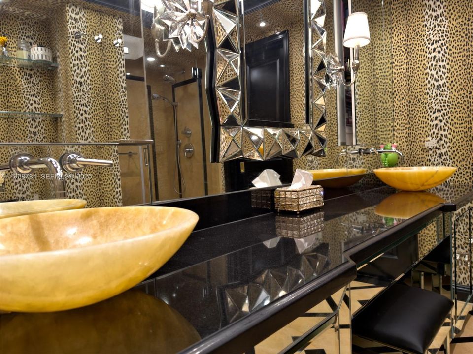 На продажу: $589,000 (2 спален, 2 ванн, 1780 Квадратных фут)