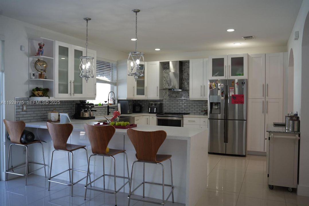 En Venta: $1,100,000 (5 camas, 5 baños, 3344 Pies cuadrados)