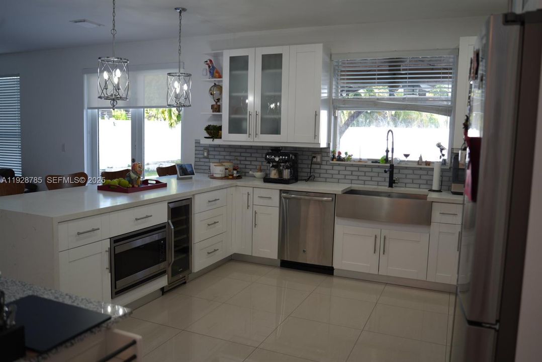 En Venta: $1,100,000 (5 camas, 5 baños, 3344 Pies cuadrados)