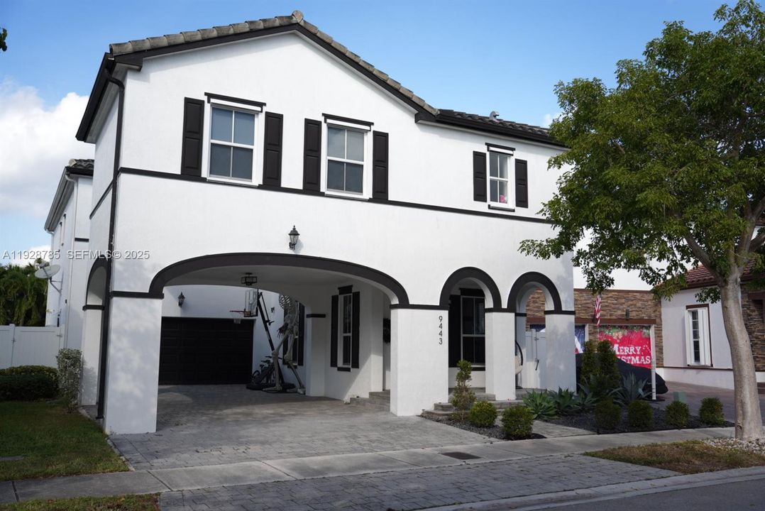 En Venta: $1,100,000 (5 camas, 5 baños, 3344 Pies cuadrados)