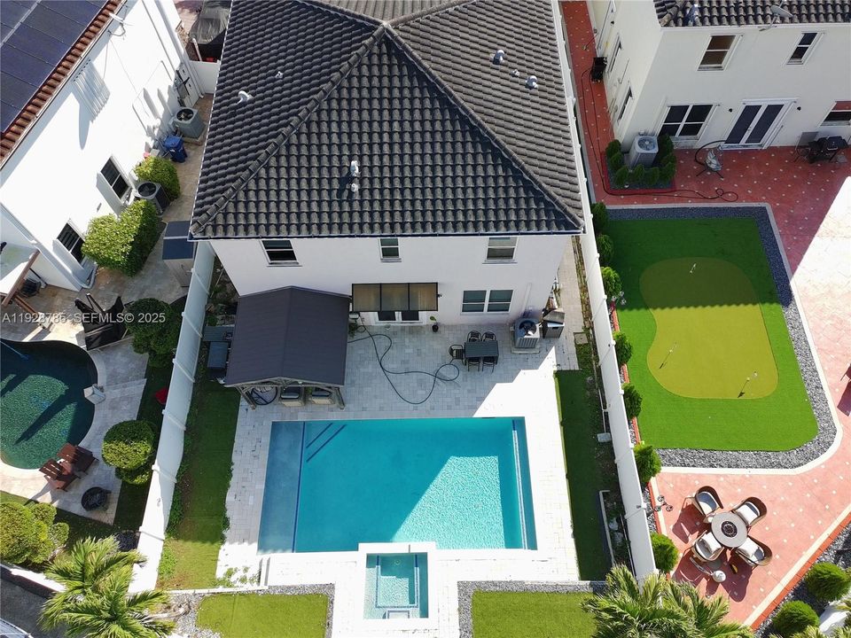 En Venta: $1,100,000 (5 camas, 5 baños, 3344 Pies cuadrados)