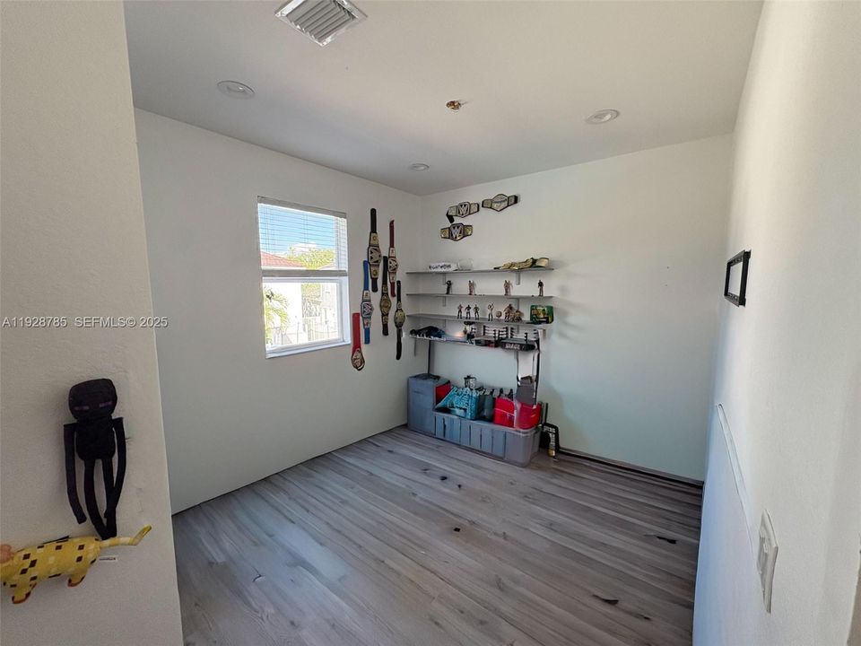 En Venta: $1,100,000 (5 camas, 5 baños, 3344 Pies cuadrados)