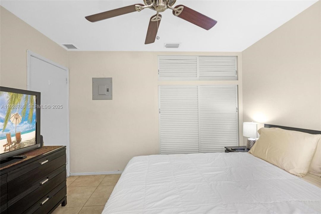 На продажу: $725,000 (0 спален, 0 ванн, 1828 Квадратных фут)