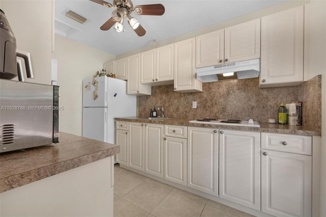 На продажу: $725,000 (0 спален, 0 ванн, 1828 Квадратных фут)