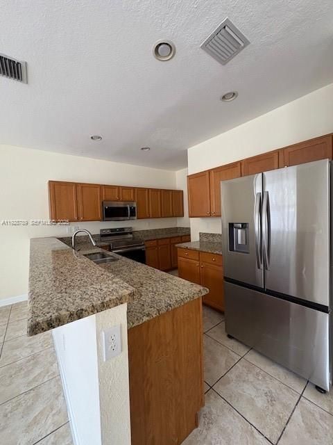 For Rent: $4,999 (5 beds, 4 baths, 2759 Square Feet)