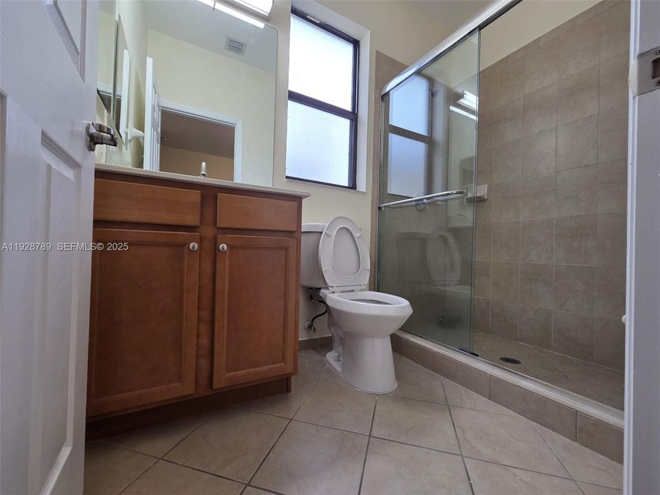 В аренду: $4,999 (5 спален, 4 ванн, 2759 Квадратных фут)