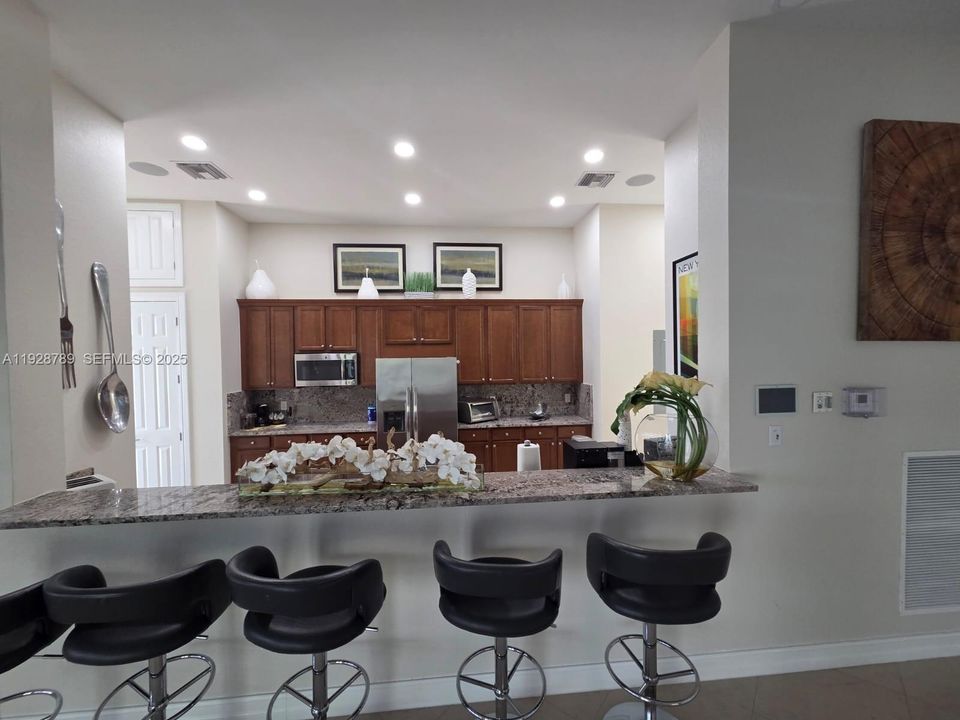 For Rent: $4,999 (5 beds, 4 baths, 2759 Square Feet)