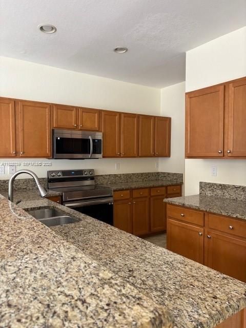 For Rent: $4,999 (5 beds, 4 baths, 2759 Square Feet)