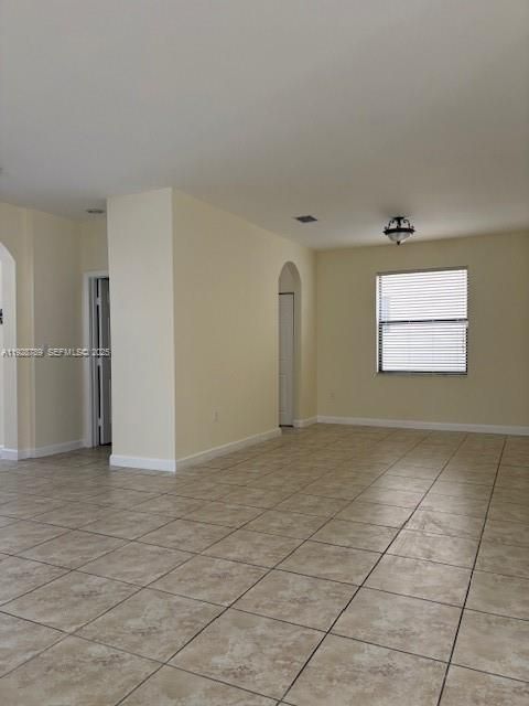 For Rent: $4,999 (5 beds, 4 baths, 2759 Square Feet)