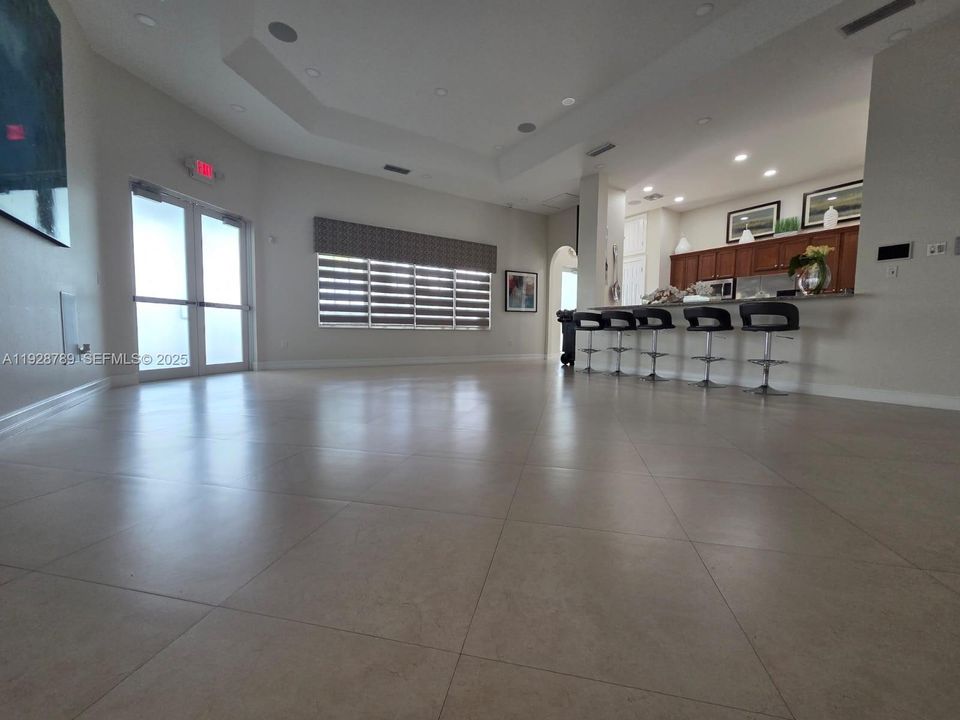 В аренду: $4,999 (5 спален, 4 ванн, 2759 Квадратных фут)