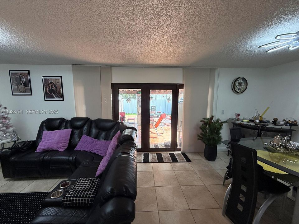 For Sale: $495,000 (3 beds, 2 baths, 1530 Square Feet)