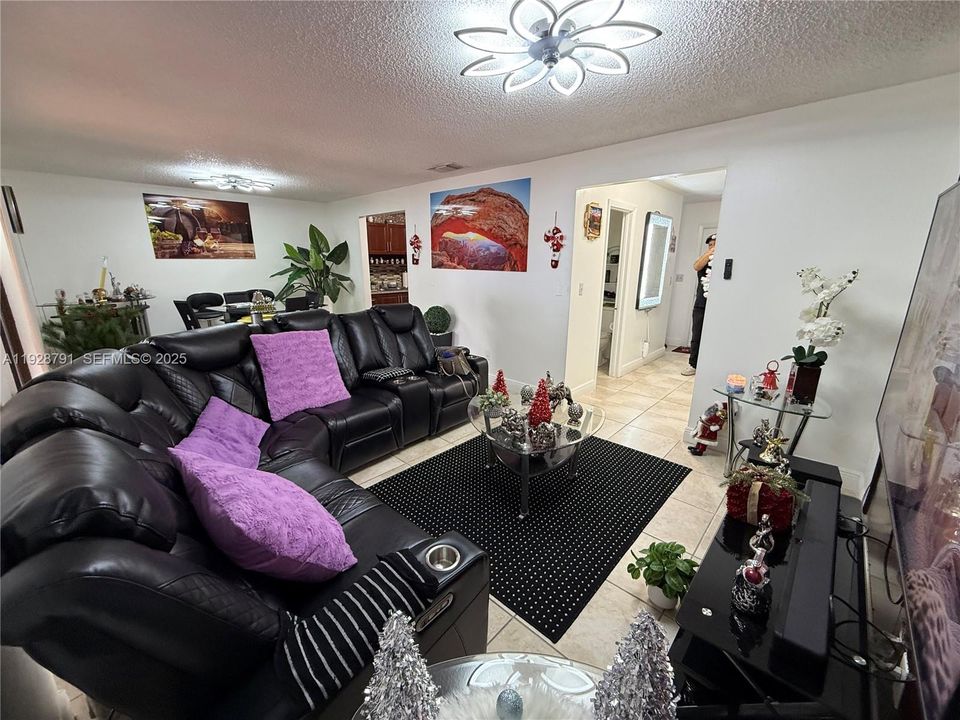 For Sale: $495,000 (3 beds, 2 baths, 1530 Square Feet)