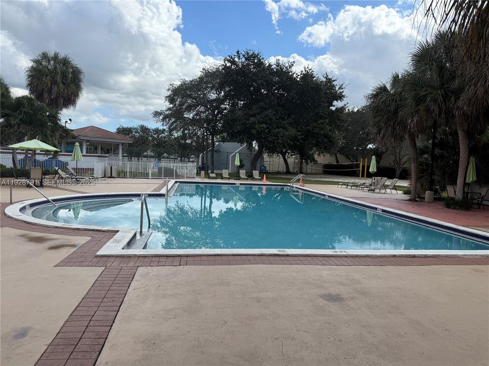 For Sale: $495,000 (3 beds, 2 baths, 1530 Square Feet)