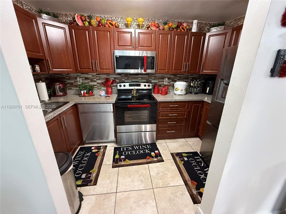 For Sale: $495,000 (3 beds, 2 baths, 1530 Square Feet)