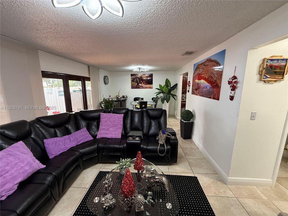 For Sale: $495,000 (3 beds, 2 baths, 1530 Square Feet)