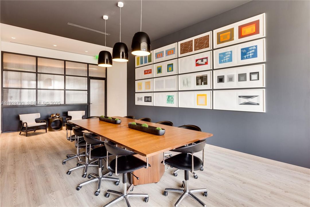 В аренду: $6,000 (2 спален, 2 ванн, 1048 Квадратных фут)