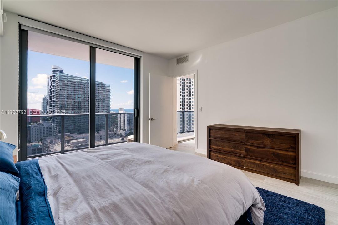 В аренду: $6,000 (2 спален, 2 ванн, 1048 Квадратных фут)