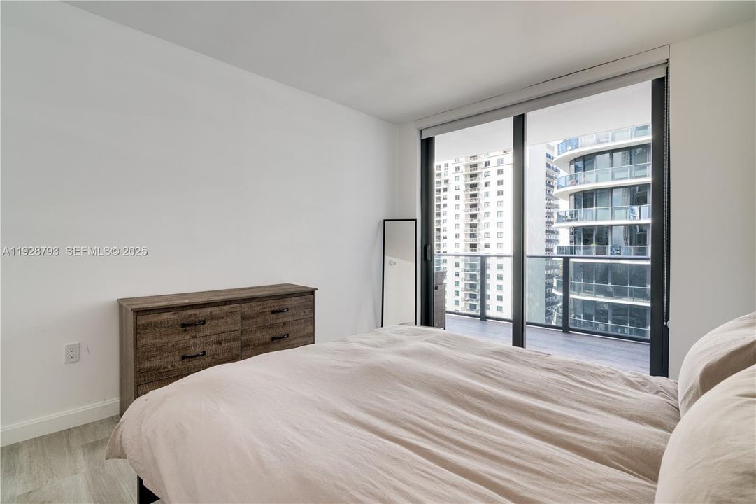 В аренду: $6,000 (2 спален, 2 ванн, 1048 Квадратных фут)